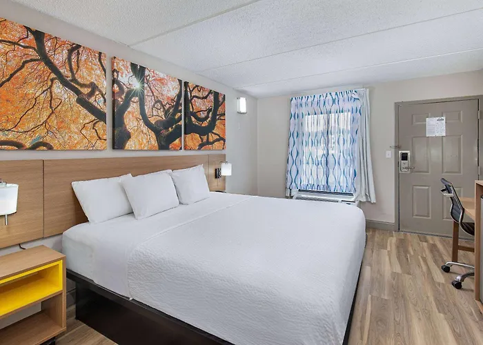 Days Inn By Wyndham Knoxville North