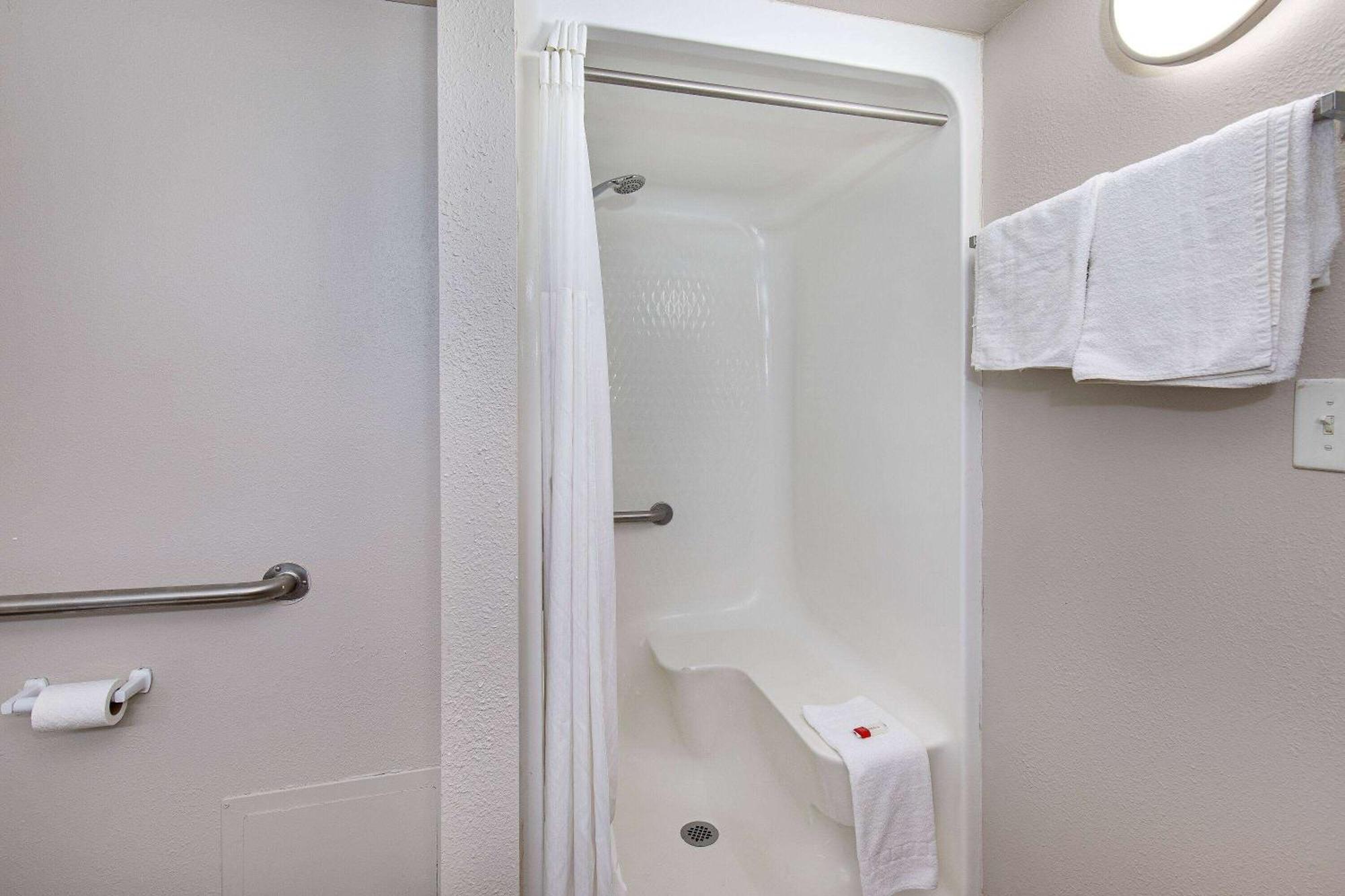 Days By Wyndham Knoxville North Hotel 2*