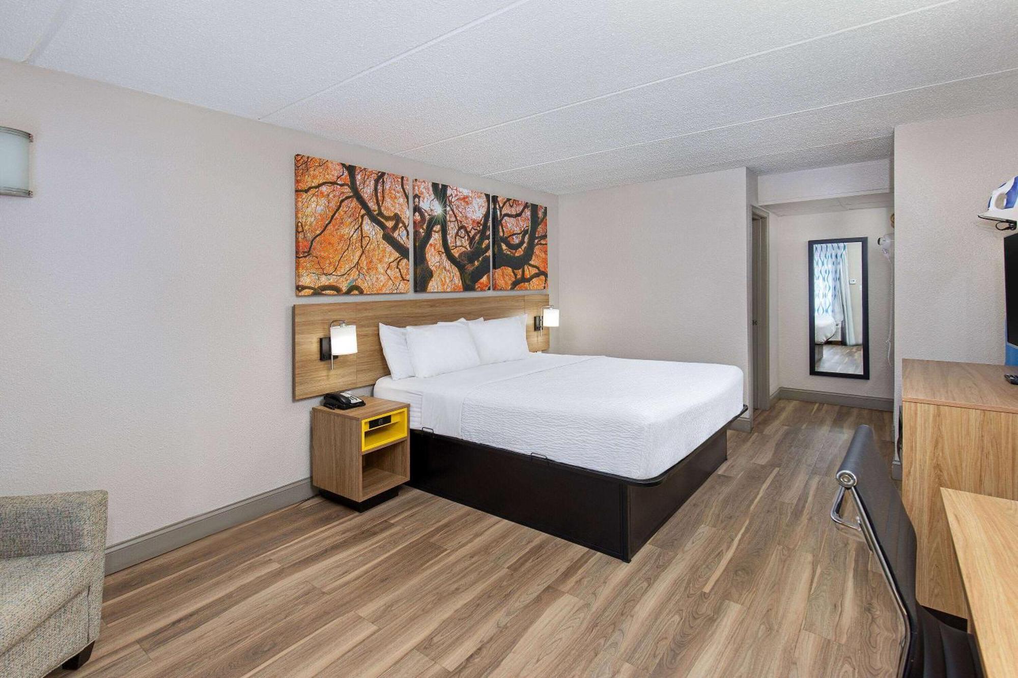 Days By Wyndham Knoxville North Hotel 2*