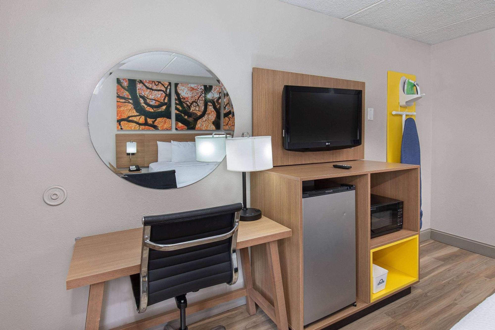 Days By Wyndham Knoxville North Hotel 2*