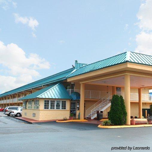 Days By Wyndham Knoxville North Hotel