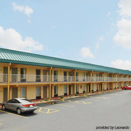 Days By Wyndham Knoxville North Hotel
