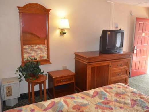 Days By Wyndham Knoxville North Hotel Powell